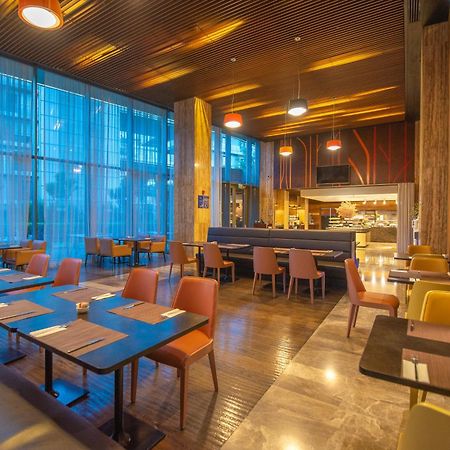 Hilton Garden Inn Istanbul Atatuerk Airport Экстерьер фото