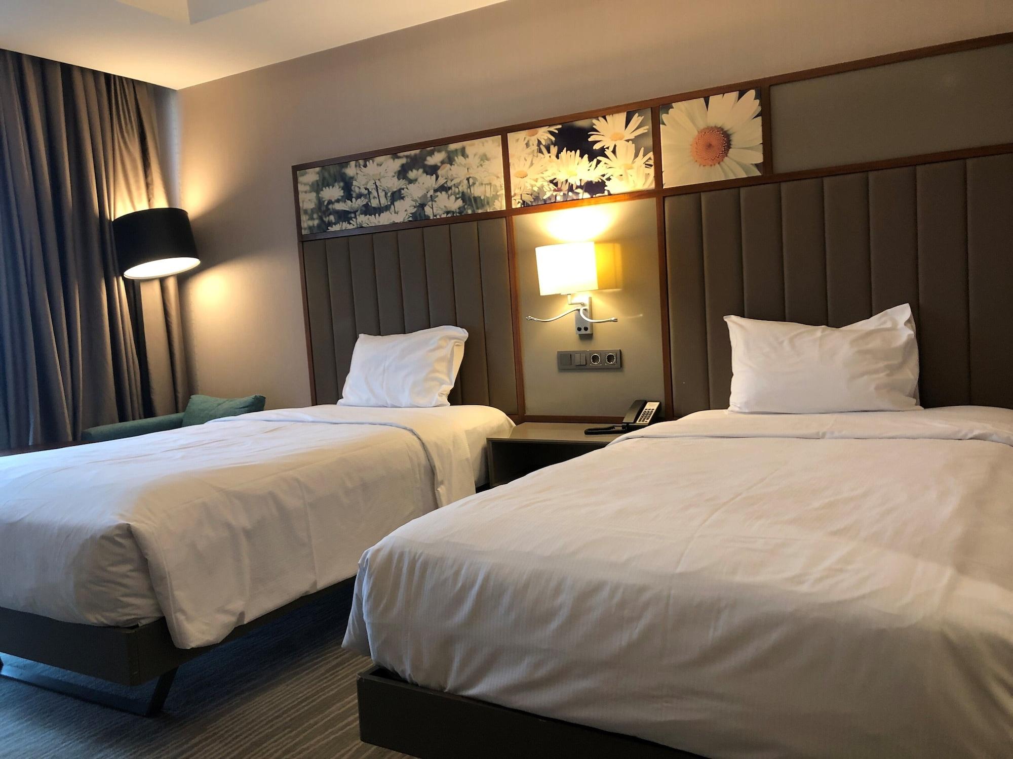 Hilton Garden Inn Istanbul Atatuerk Airport Экстерьер фото