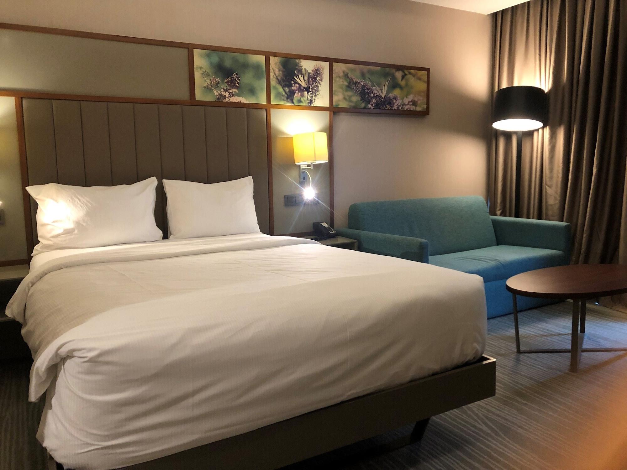 Hilton Garden Inn Istanbul Atatuerk Airport Экстерьер фото