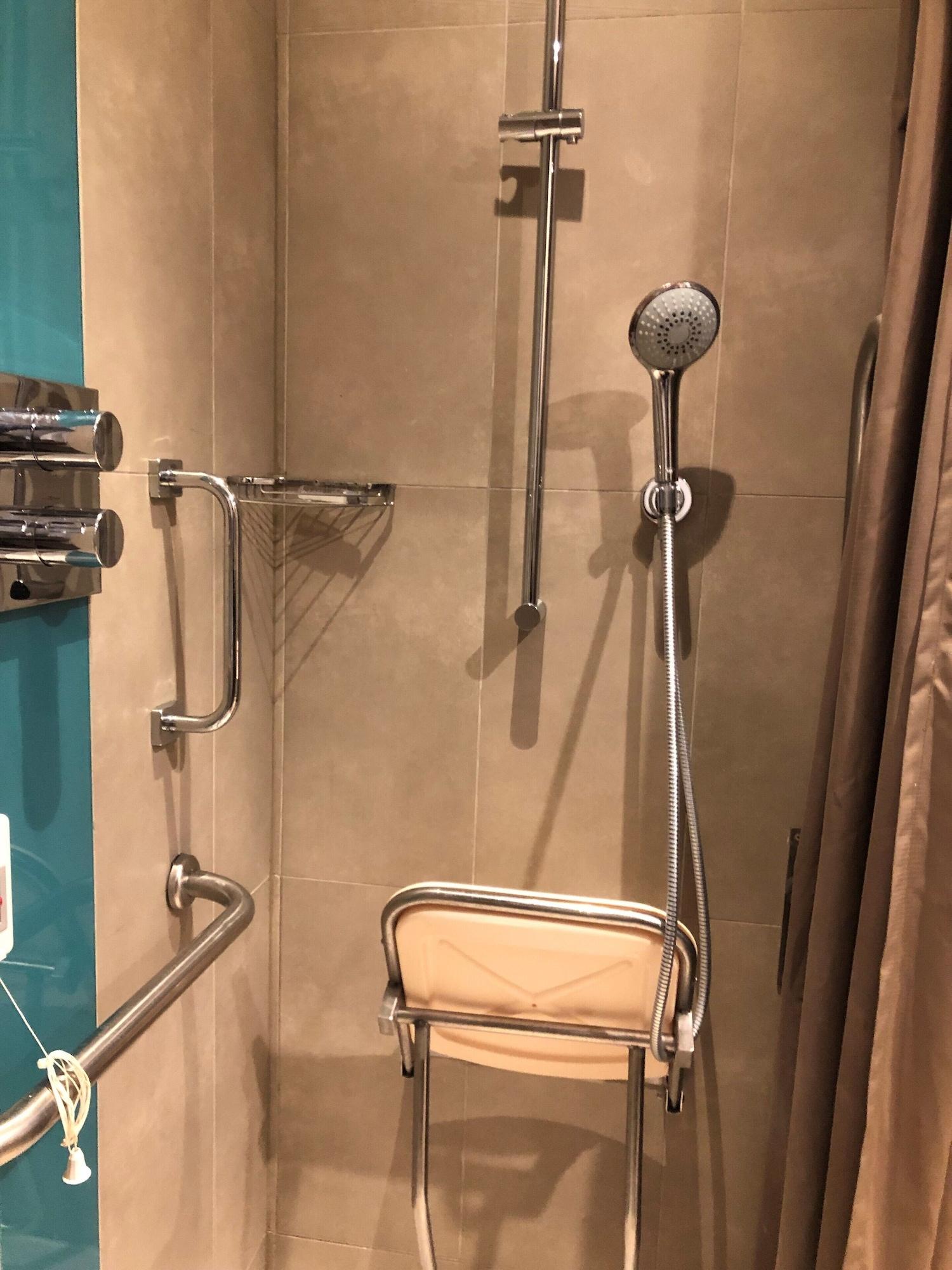 Hilton Garden Inn Istanbul Atatuerk Airport Экстерьер фото