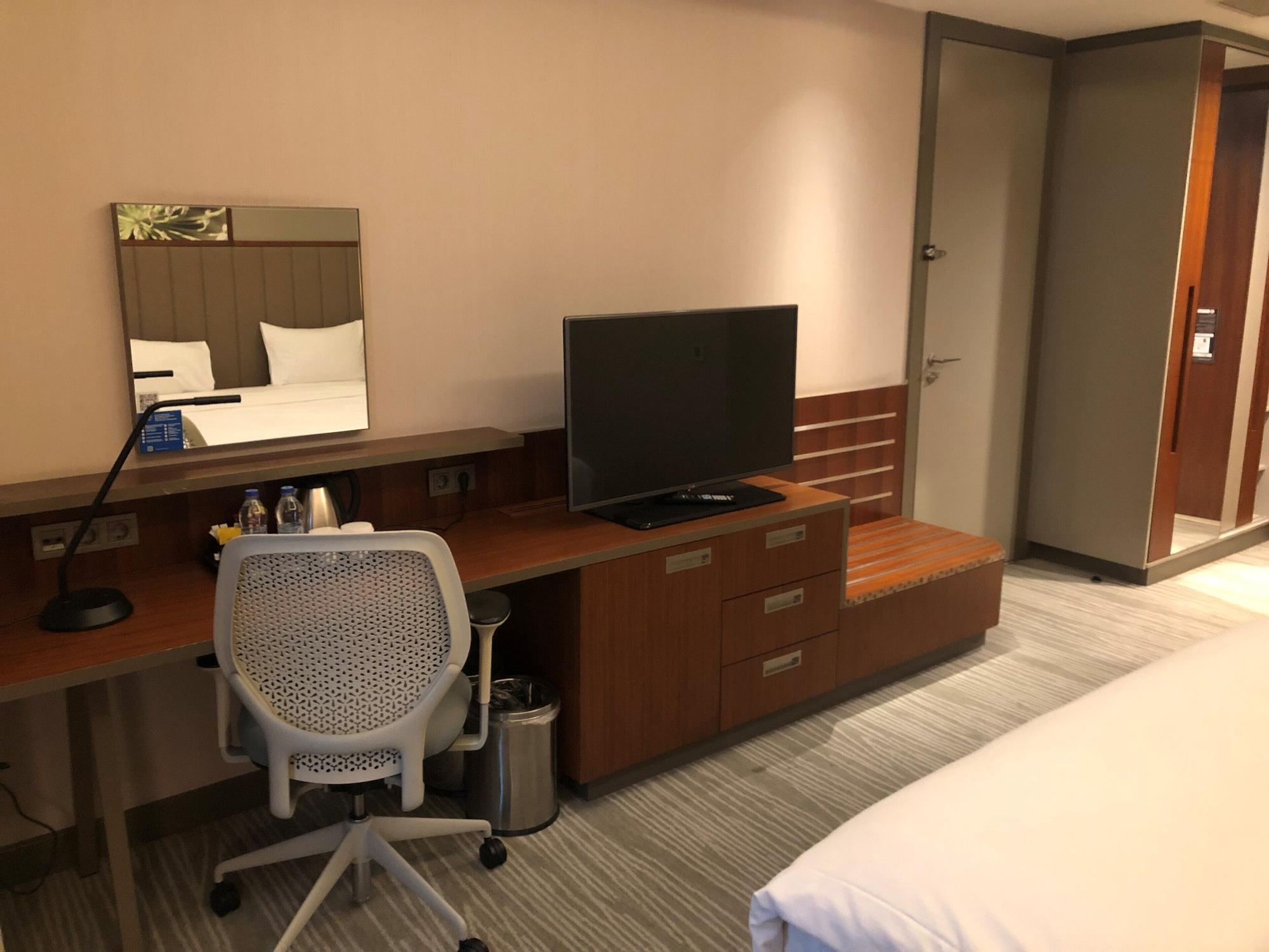 Hilton Garden Inn Istanbul Atatuerk Airport Экстерьер фото