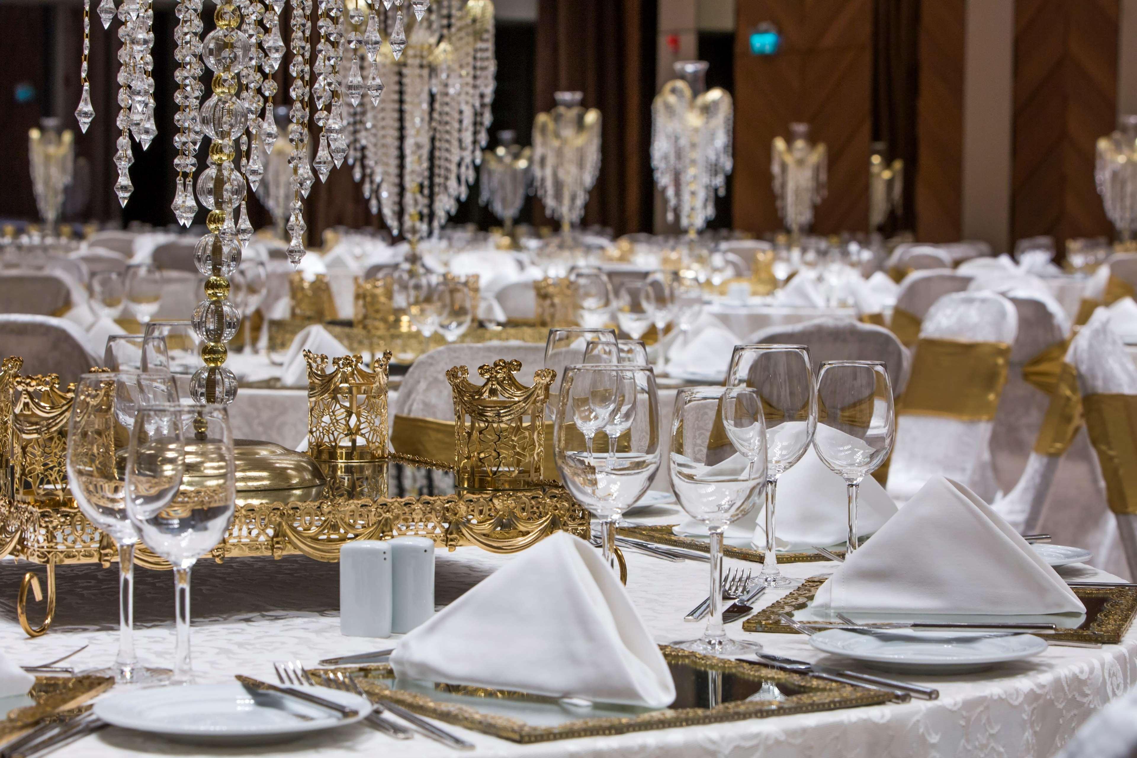 Hilton Garden Inn Istanbul Atatuerk Airport Экстерьер фото