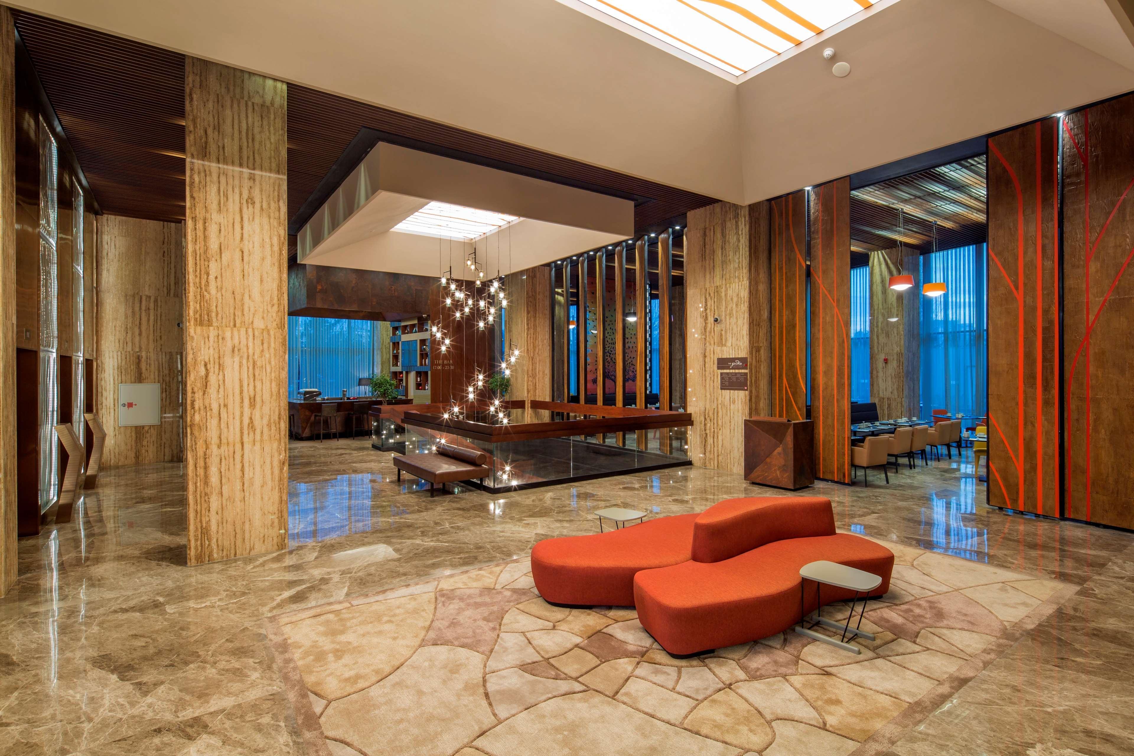 Hilton Garden Inn Istanbul Atatuerk Airport Экстерьер фото