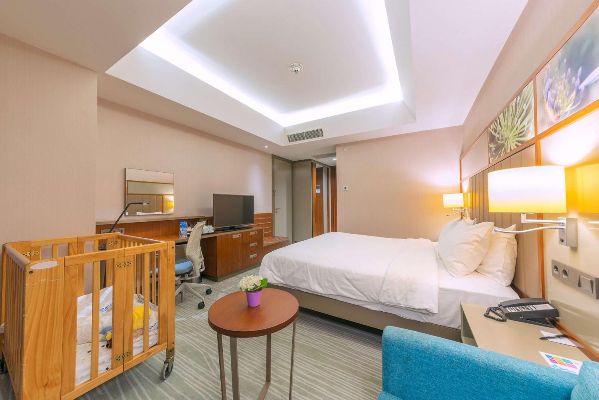 Hilton Garden Inn Istanbul Atatuerk Airport Экстерьер фото