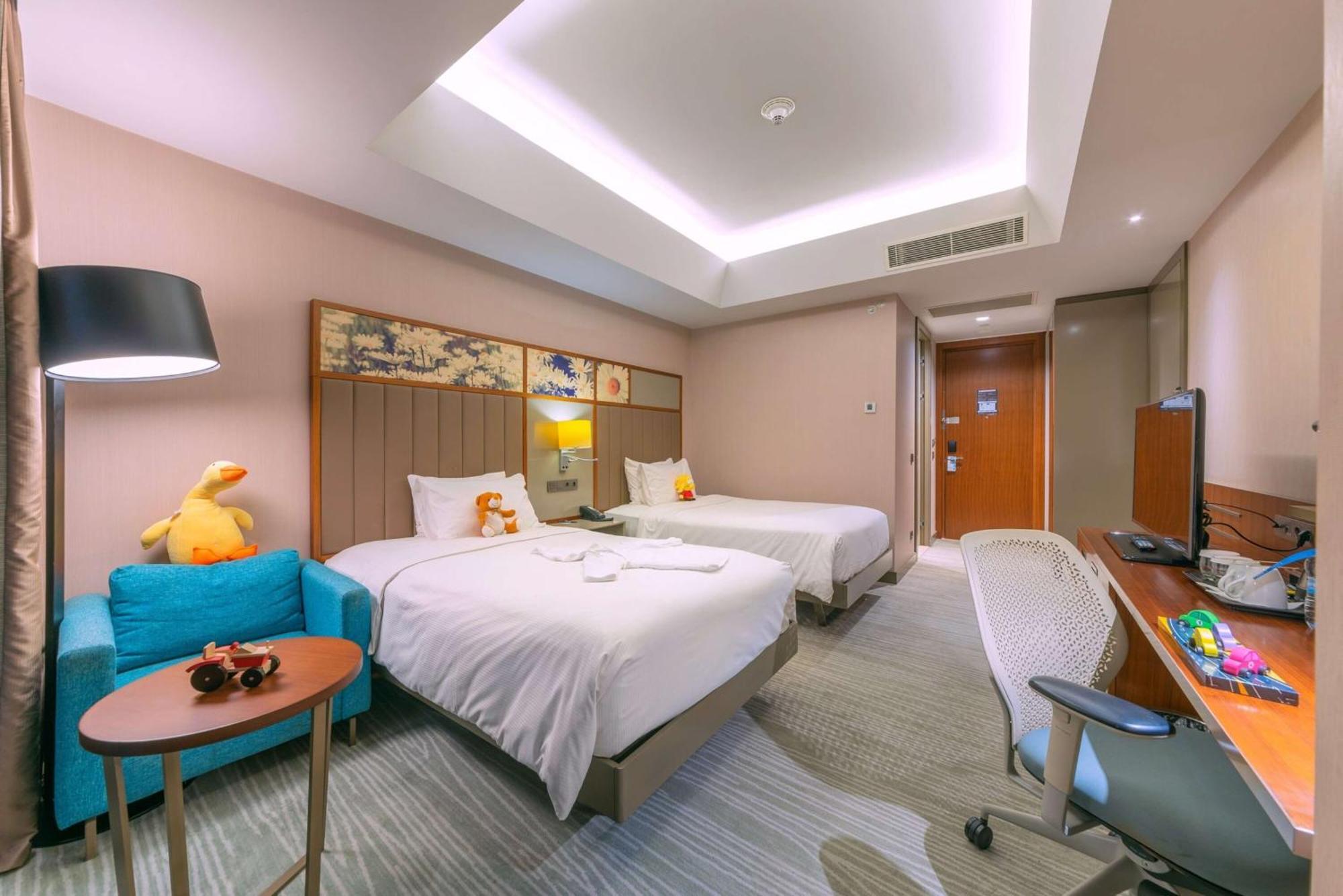 Hilton Garden Inn Istanbul Atatuerk Airport Экстерьер фото