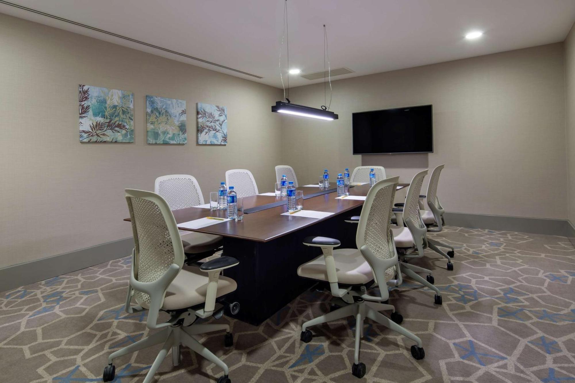Hilton Garden Inn Istanbul Atatuerk Airport Экстерьер фото