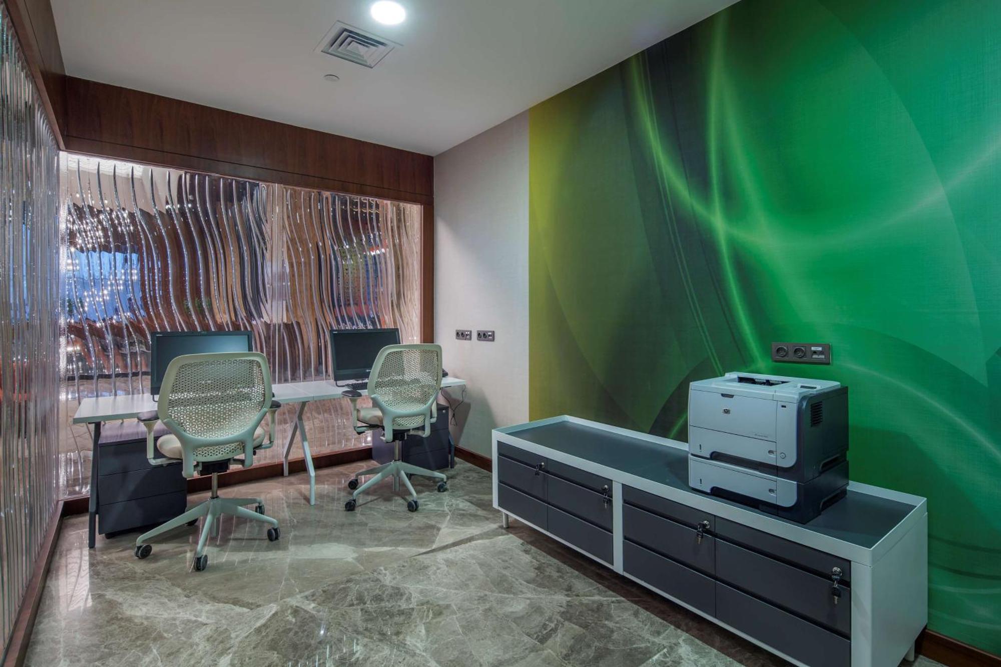Hilton Garden Inn Istanbul Atatuerk Airport Экстерьер фото