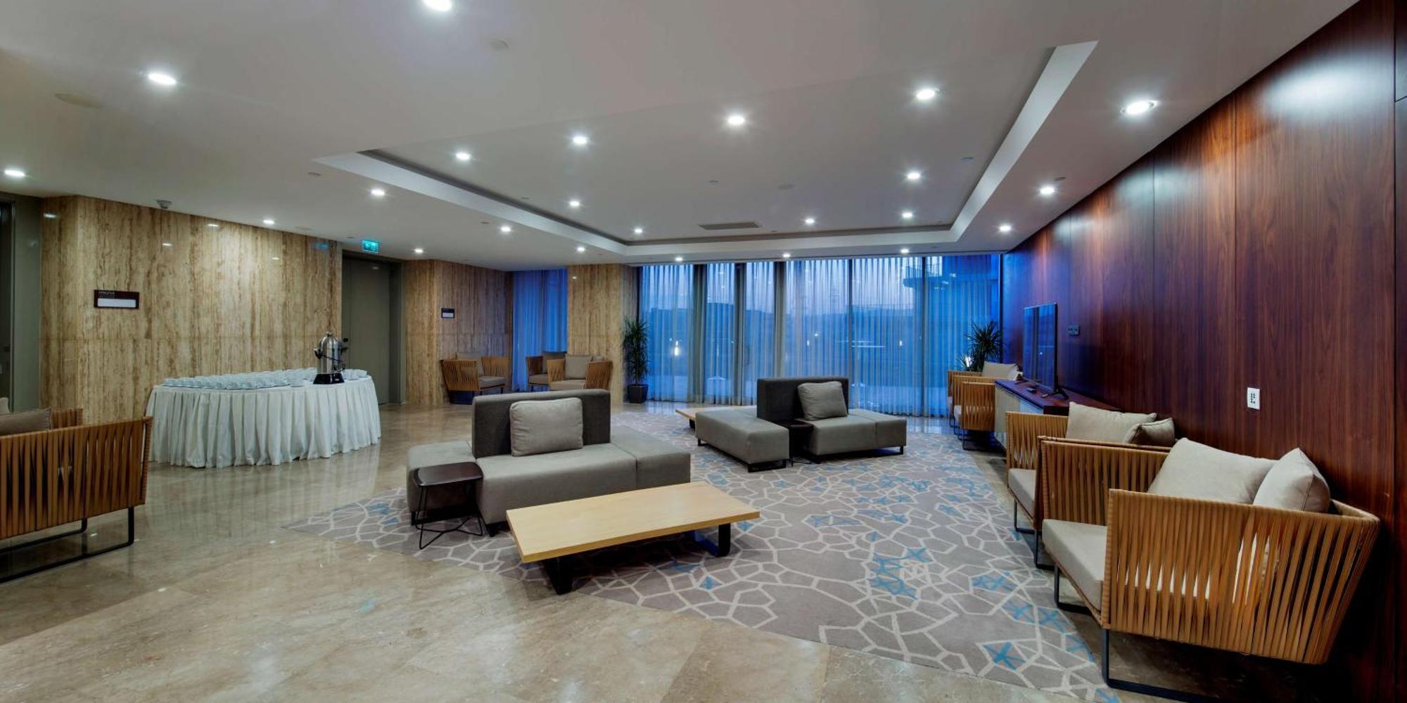 Hilton Garden Inn Istanbul Atatuerk Airport Экстерьер фото