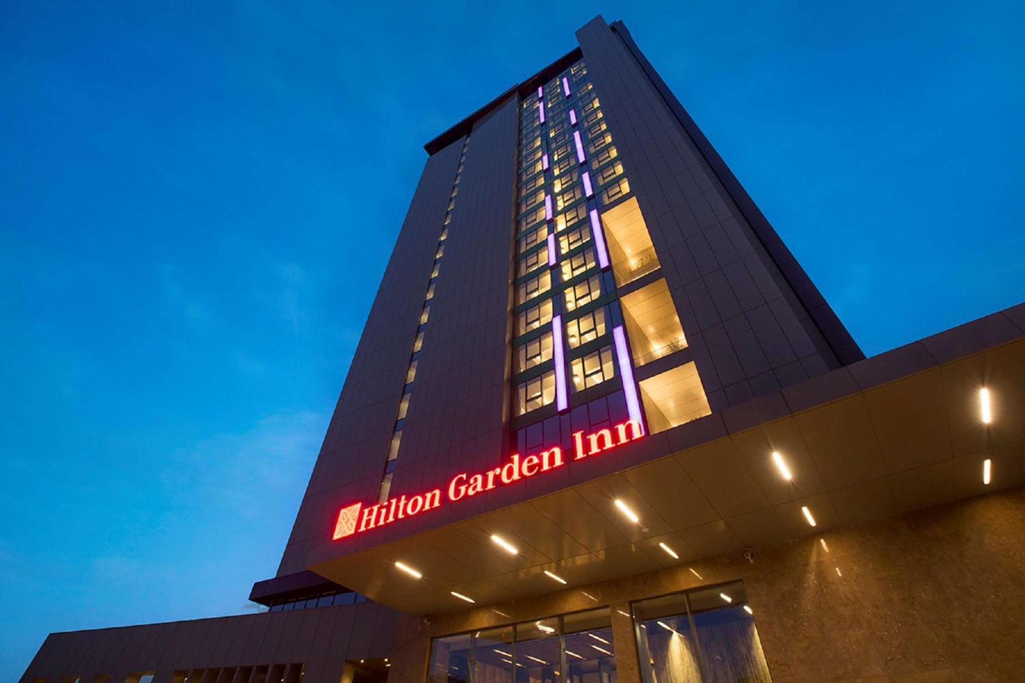 Hilton Garden Inn Istanbul Atatuerk Airport Экстерьер фото