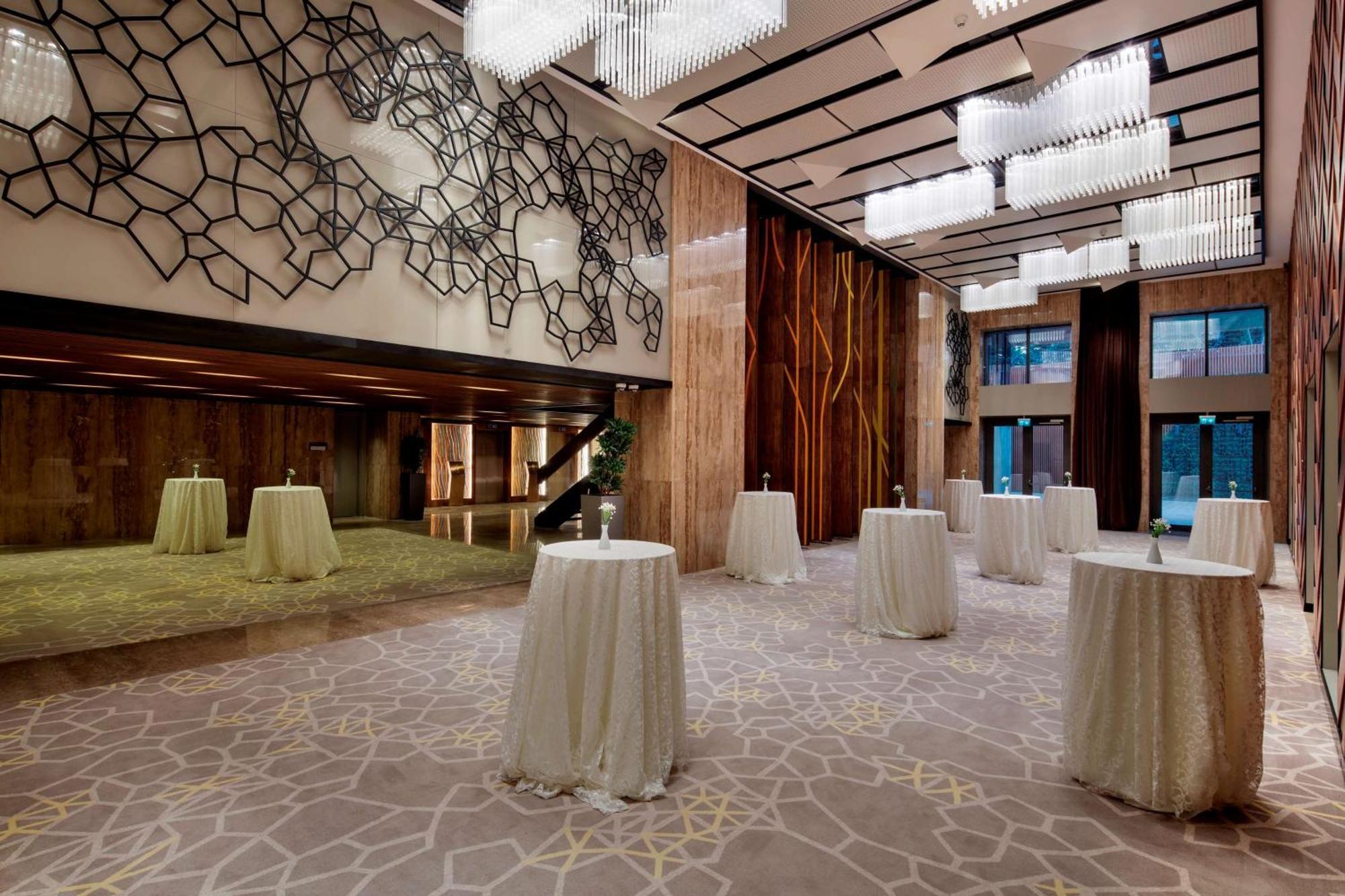 Hilton Garden Inn Istanbul Atatuerk Airport Экстерьер фото