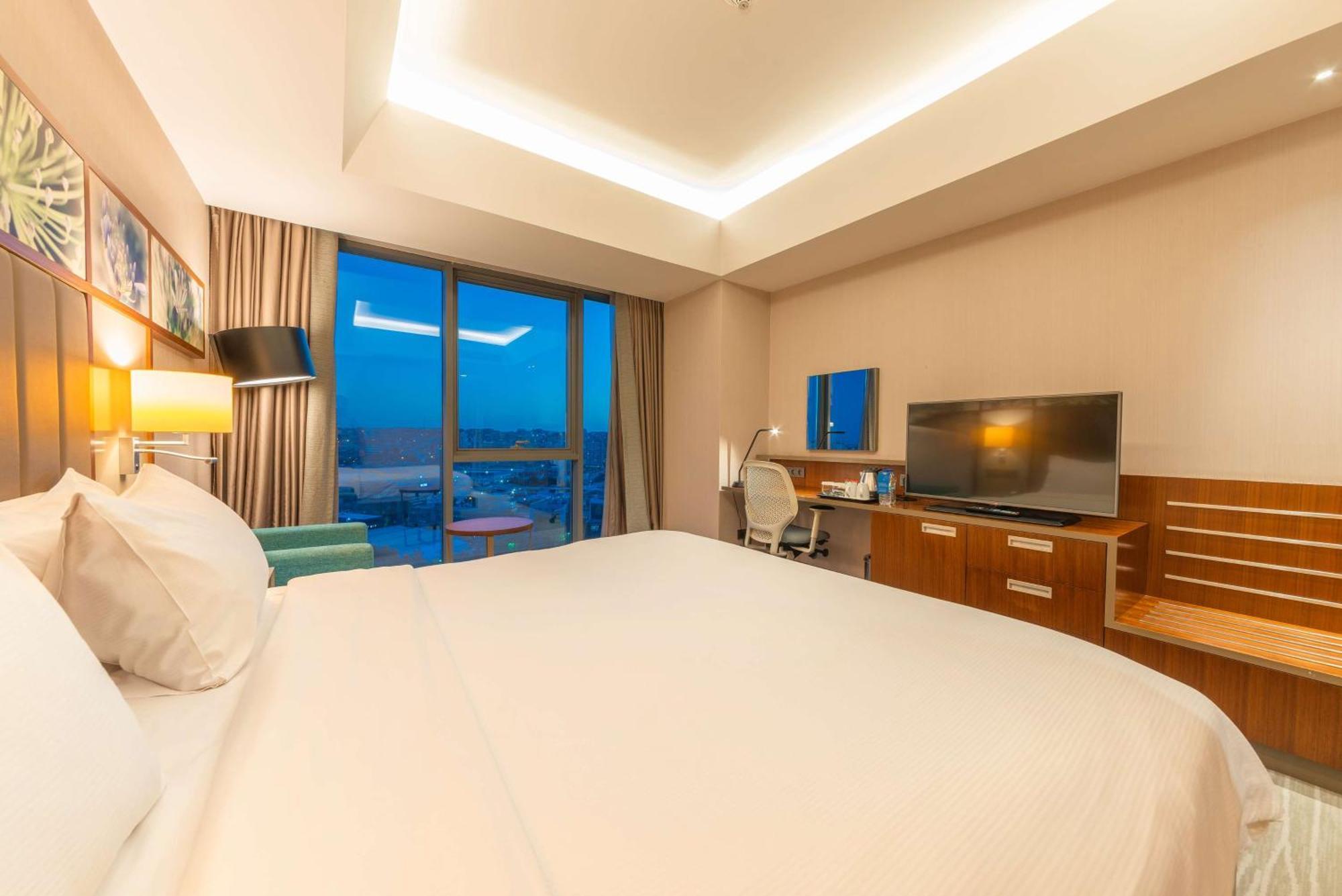 Hilton Garden Inn Istanbul Atatuerk Airport Экстерьер фото