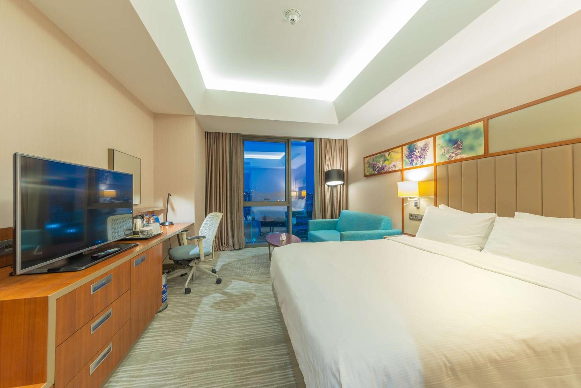 Hilton Garden Inn Istanbul Atatuerk Airport Экстерьер фото