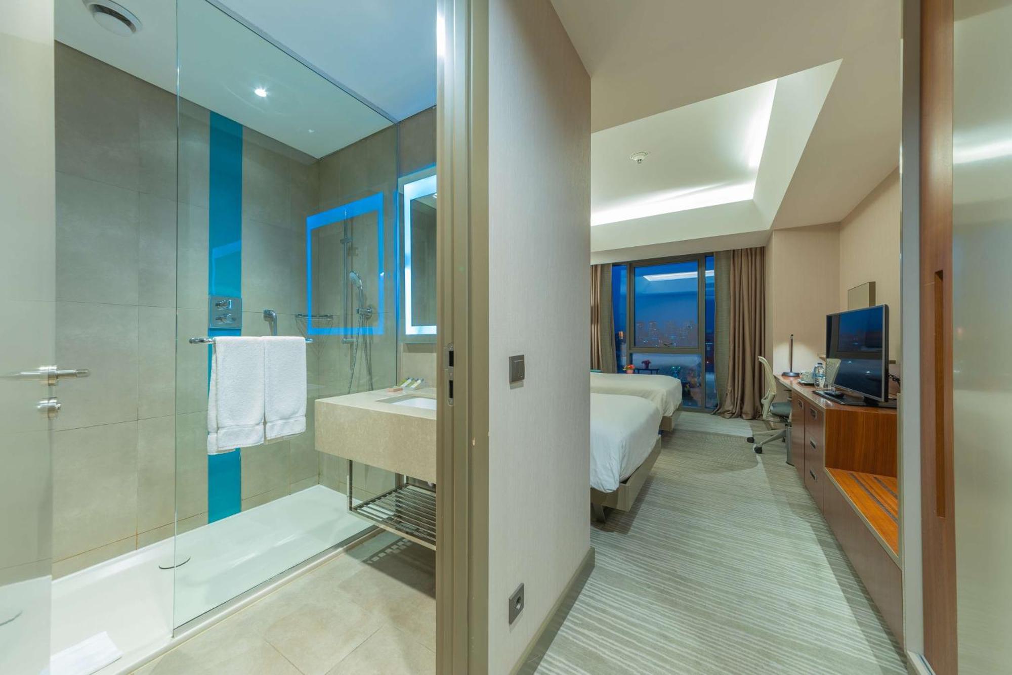 Hilton Garden Inn Istanbul Atatuerk Airport Экстерьер фото