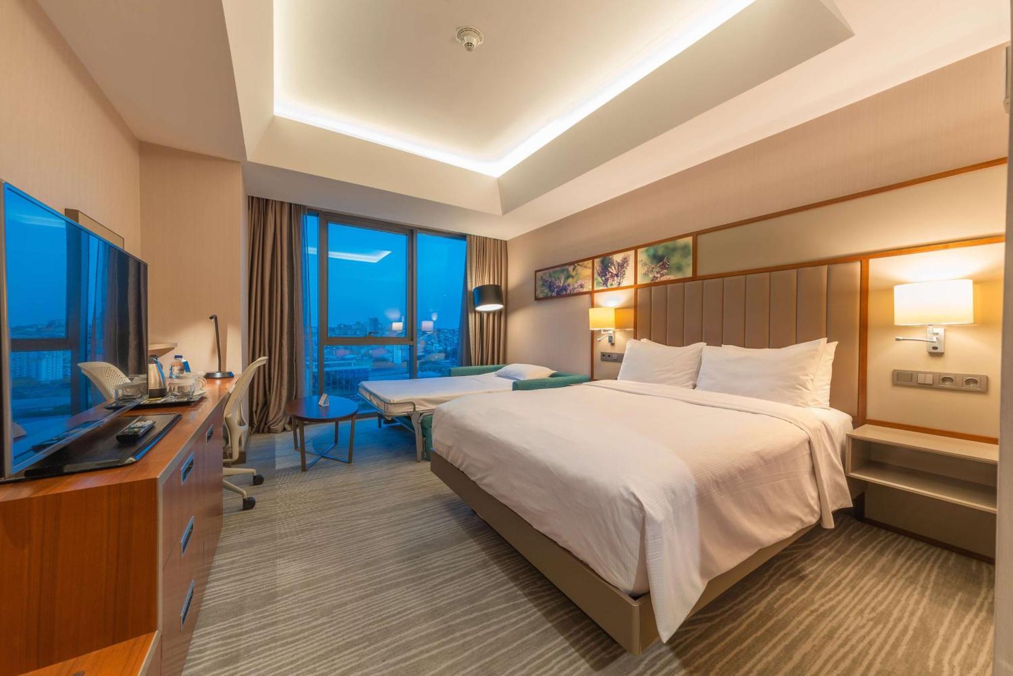 Hilton Garden Inn Istanbul Atatuerk Airport Экстерьер фото