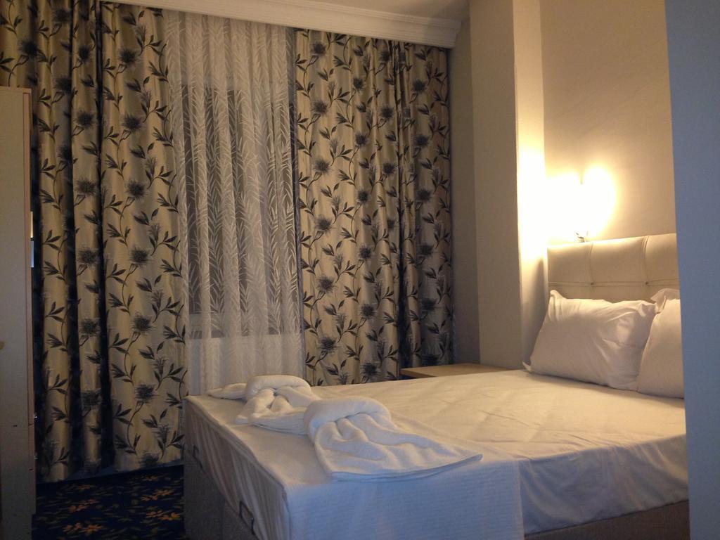 Hilton Garden Inn Istanbul Atatuerk Airport Номер фото