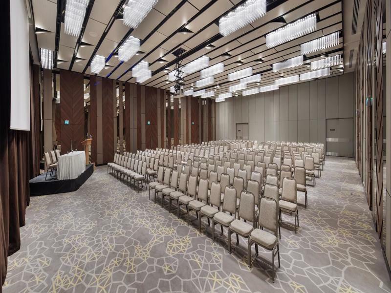 Hilton Garden Inn Istanbul Atatuerk Airport Экстерьер фото